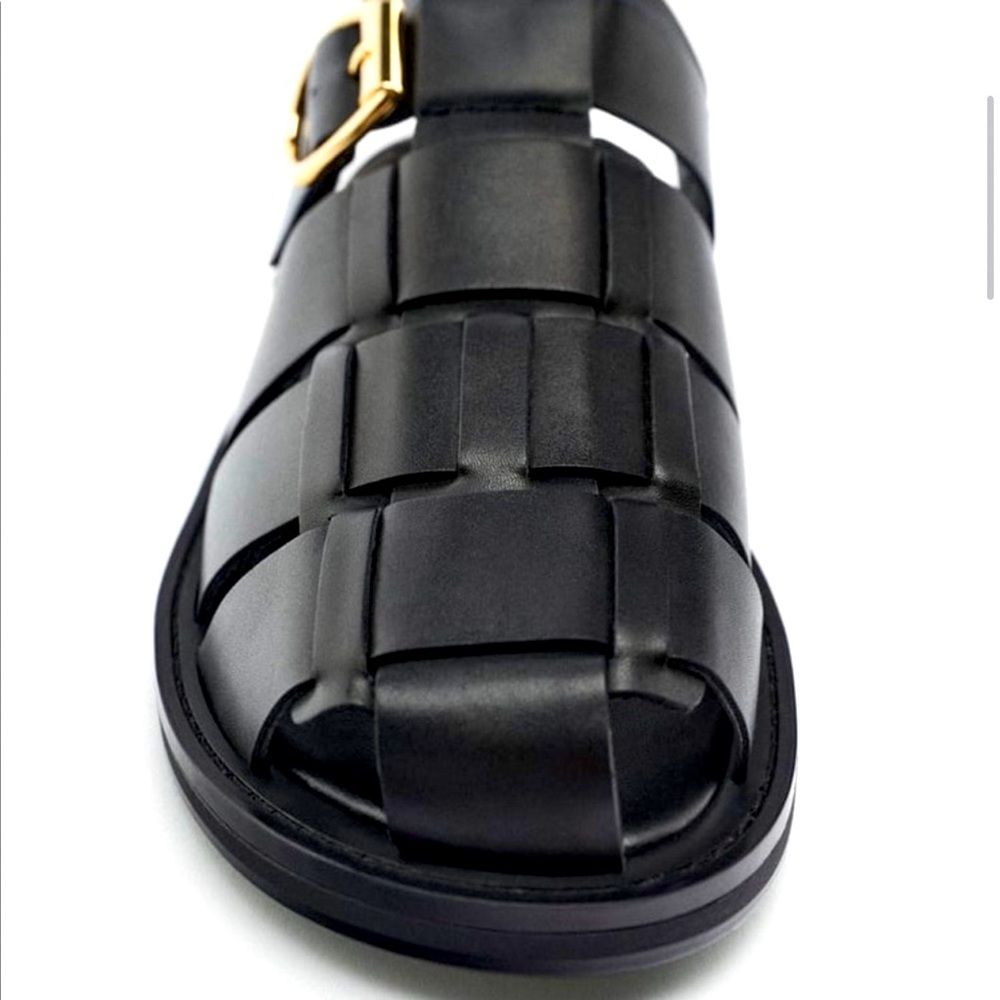 New $129 Zara Leather Fisherman Black Cage
Sandals Size 10 41 1518/910